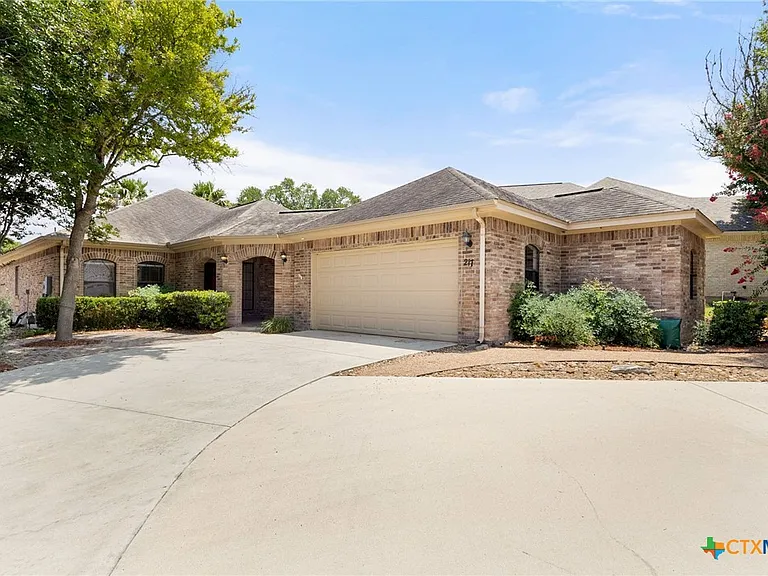 217 ciela vista seguin tx 78155 krista moreno bloom realty